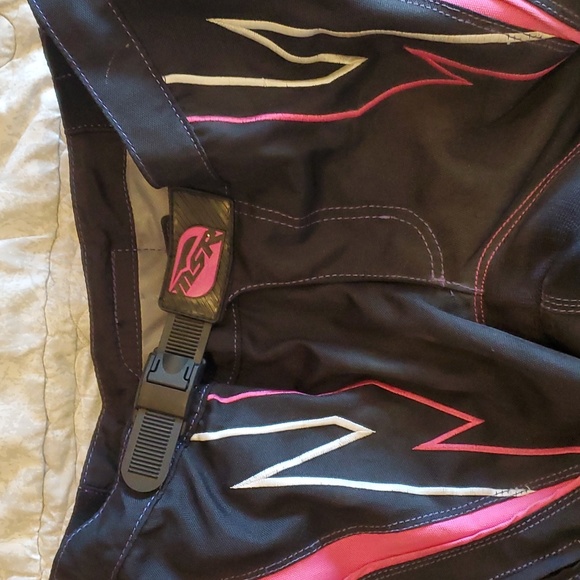 MSR Motorcycle Pants Women's sz 8 Zip off Pants Shorts like new - Picture 3 of 9